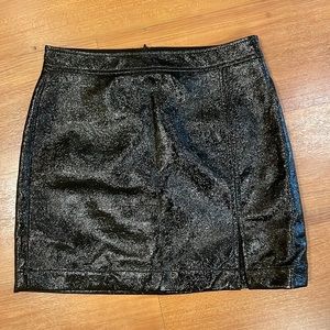 Aritzia Wilfred Black Patent Tempest Skirt size 4